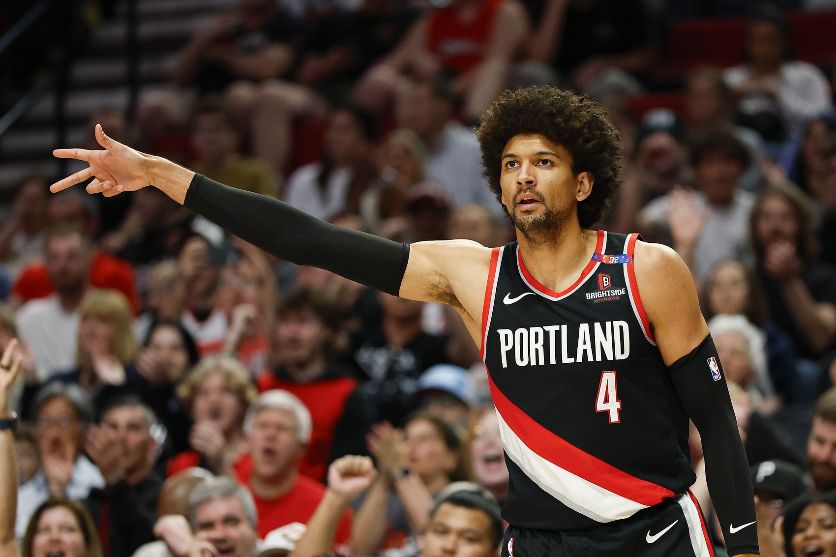 天博-场均2.5断但仅出战4场！美记：塞布尔正在与开拓者协商买断合同